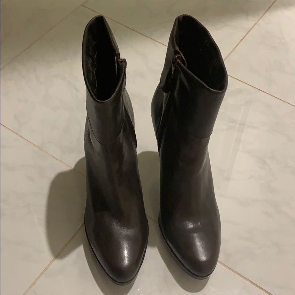 Gianni Bini booties